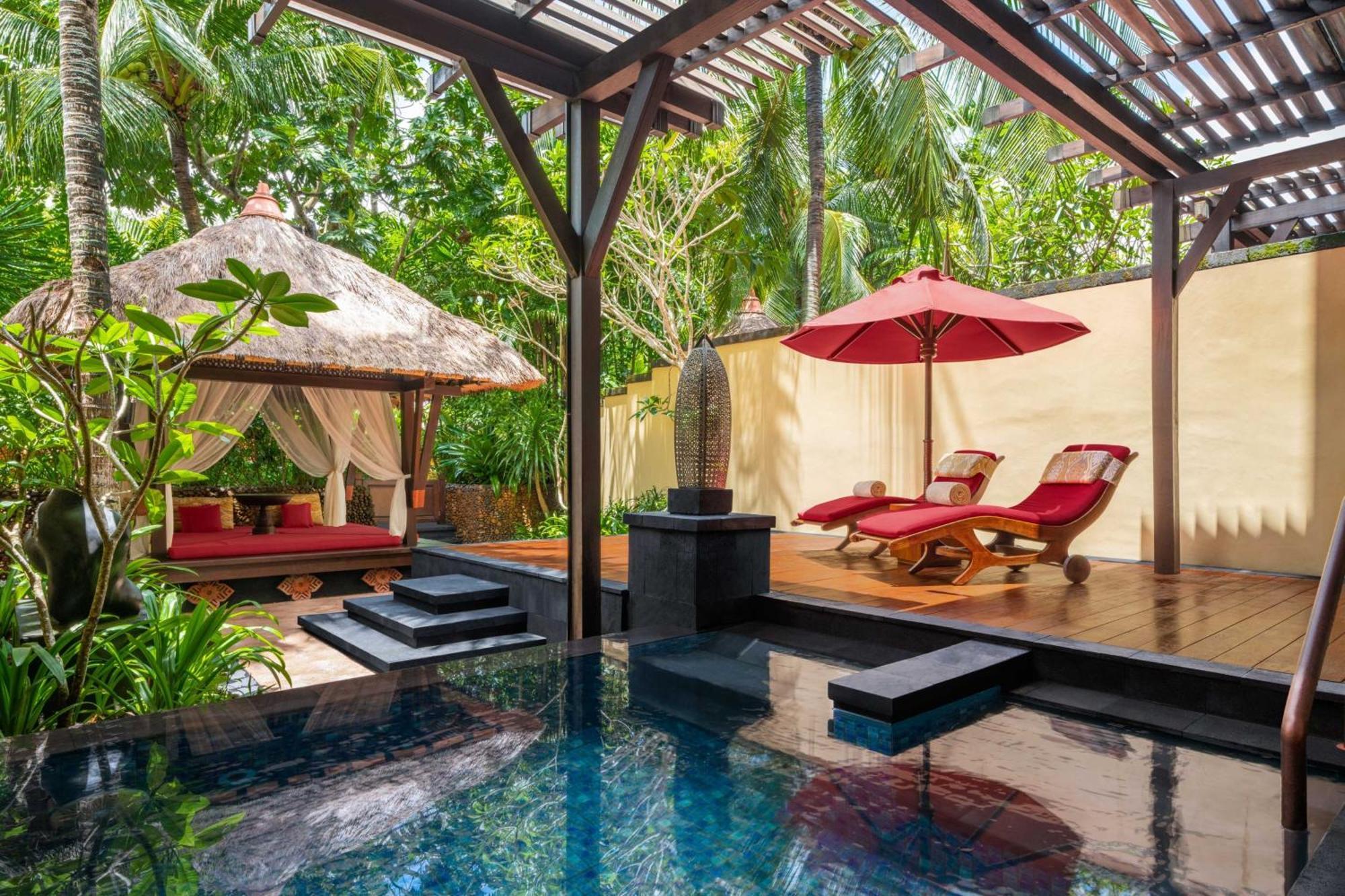 St Regis Pool Suite 1 Bedroom Suite 1 King Plunge pool Complimentary Airport Transfer